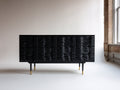 Mueble recibidor de madera 160x42x82 cm - negro-dorado - aparador con cuatro puertas y frentes ondulados