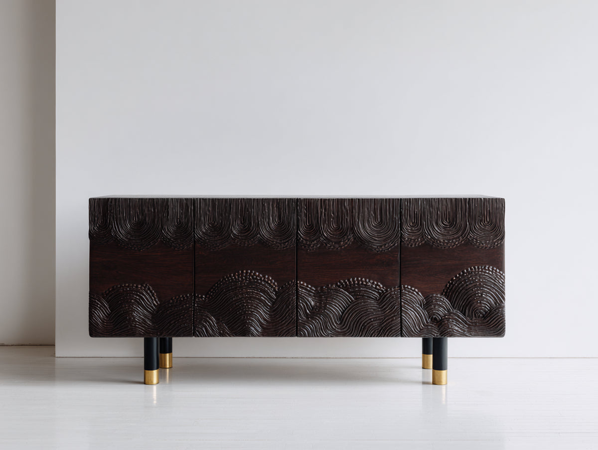 Mueble recibidor de madera 160 x 42 x 82 cm - marrón oscuro negro y dorado - aparador recibidor con 4 puertas relieve decorativo y patas elevadas